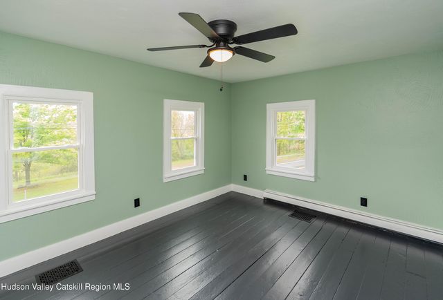 1625 New York 32, Saugerties, NY 12477