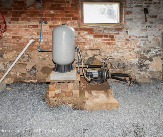 1625 New York 32, Saugerties, NY 12477