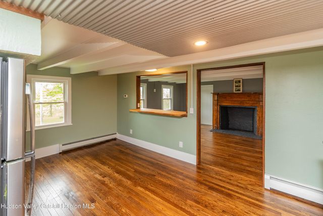 1625 New York 32, Saugerties, NY 12477