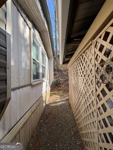 32 Nelson Lane, Hiawassee, GA 30546