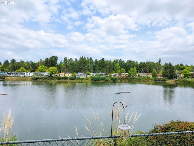 10400 Se COOK Ct 22, Milwaukie, OR 97222