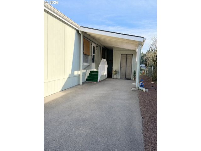 10400 Se COOK Ct 22, Milwaukie, OR 97222