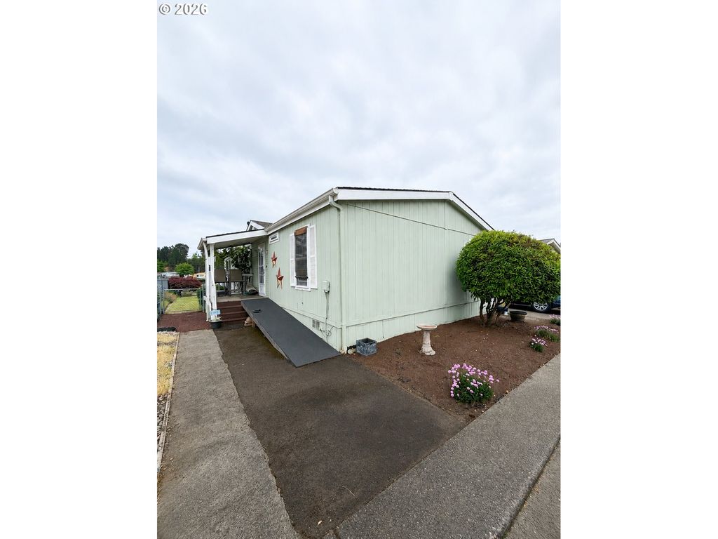 10400 Se COOK Ct 22, Milwaukie, OR 97222