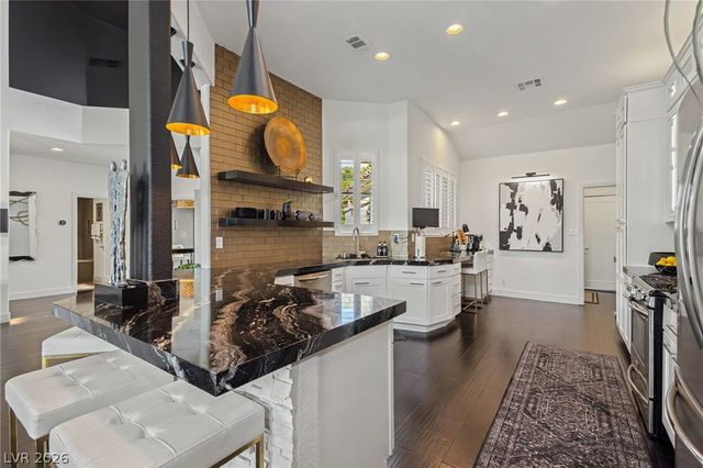 7949 Harbour Towne Avenue, Las Vegas, NV 89113