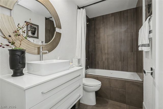 7949 Harbour Towne Avenue, Las Vegas, NV 89113