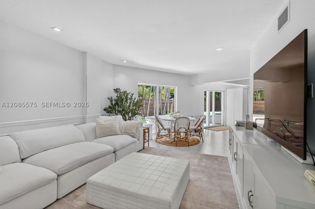 755 Curtiswood Dr, Key Biscayne, FL 33149