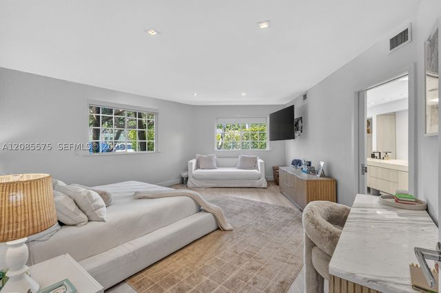 755 Curtiswood Dr, Key Biscayne, FL 33149