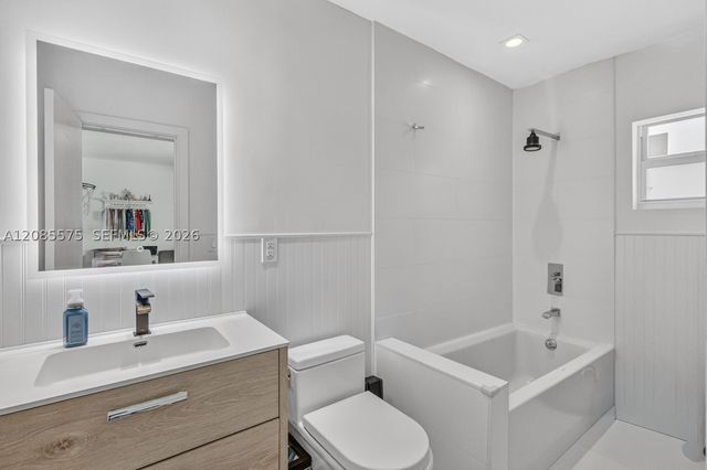 755 Curtiswood Dr, Key Biscayne, FL 33149