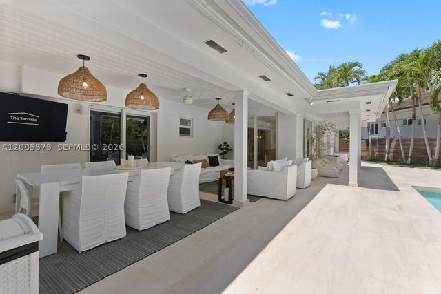 755 Curtiswood Dr, Key Biscayne, FL 33149