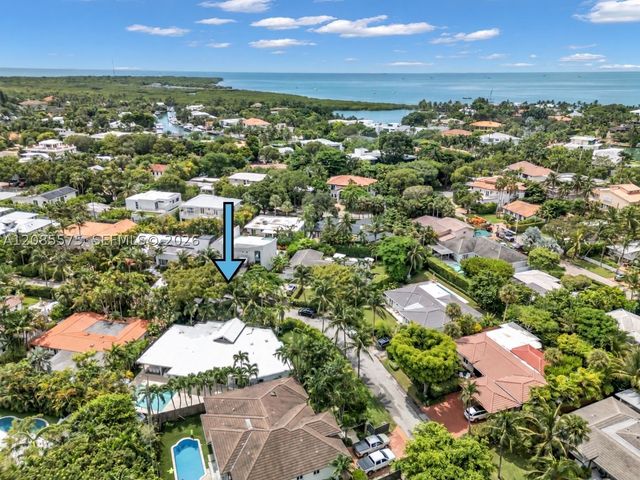 755 Curtiswood Dr, Key Biscayne, FL 33149