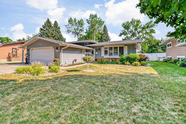 1411 23rd Avenue S, Moorhead, MN 56560