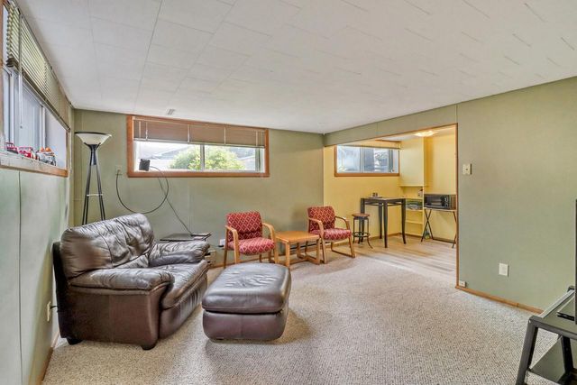 1411 23rd Avenue S, Moorhead, MN 56560