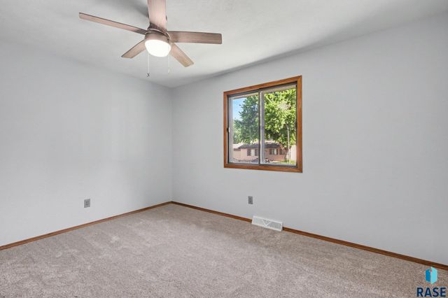 5413 W Missouri St St Street, Sioux Falls, SD 57106