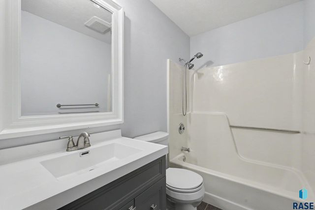 5413 W Missouri St St Street, Sioux Falls, SD 57106