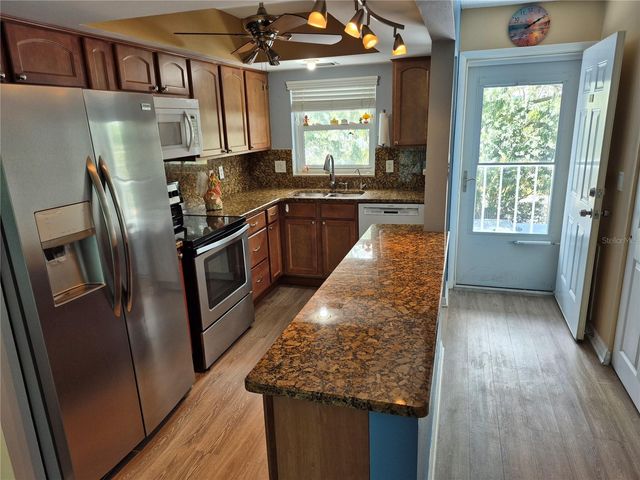 4939 FLORAMAR TERRACE 203, New Port Richey, FL 34652