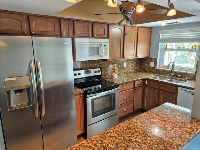 4939 FLORAMAR TERRACE 203, New Port Richey, FL 34652