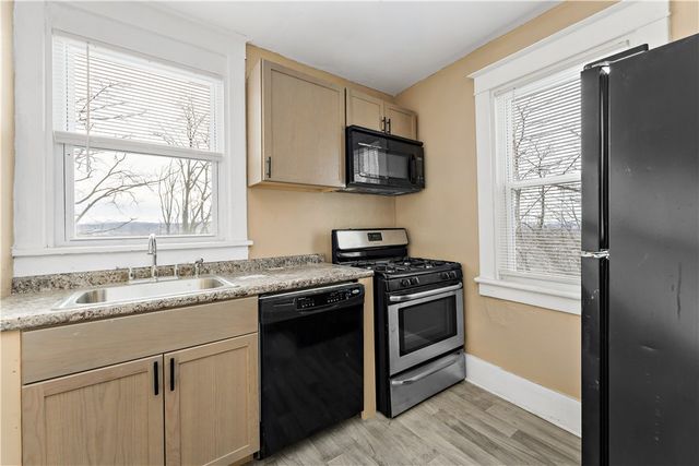 7138 Apple St, Lincoln Larimer, PA 15206