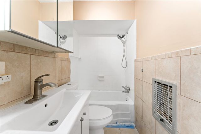 7138 Apple St, Lincoln Larimer, PA 15206