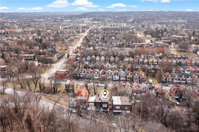 7138 Apple St, Lincoln Larimer, PA 15206