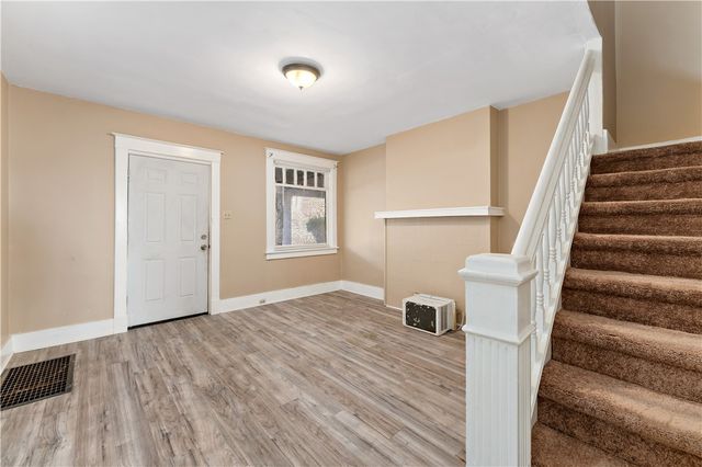 7138 Apple St, Lincoln Larimer, PA 15206