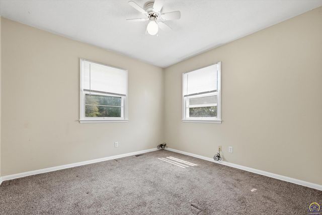 285 NE Sumner ST, Topeka, KS 66616