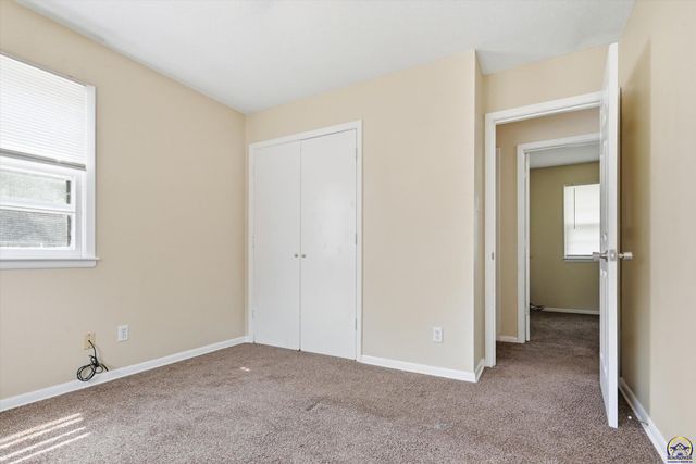 285 NE Sumner ST, Topeka, KS 66616