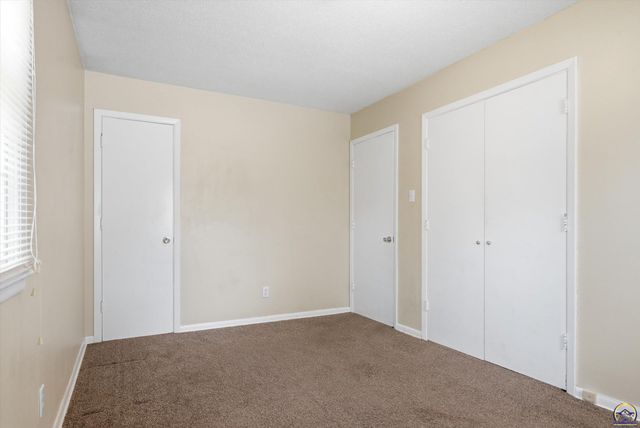 285 NE Sumner ST, Topeka, KS 66616