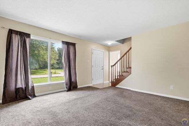 285 NE Sumner ST, Topeka, KS 66616
