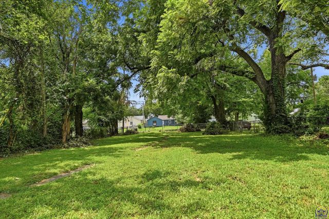 285 NE Sumner ST, Topeka, KS 66616