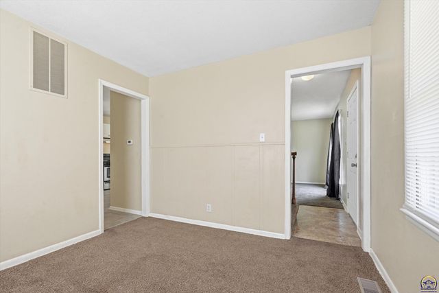 285 NE Sumner ST, Topeka, KS 66616