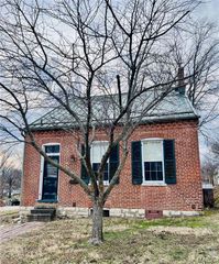 611 Elm Street, Washington, MO 63090