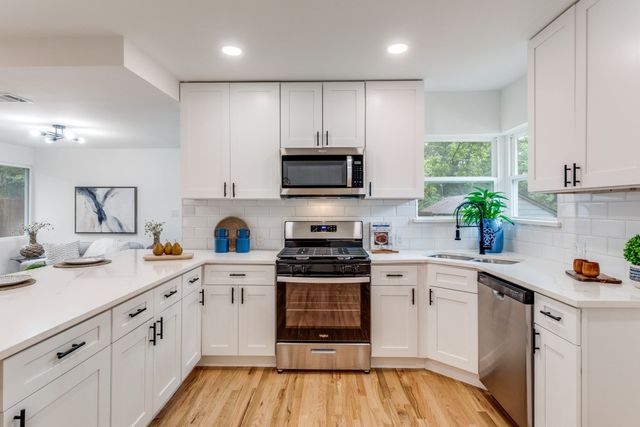 1431 Carson Street, Dallas, TX 75216