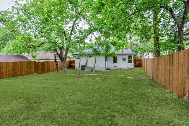 1431 Carson Street, Dallas, TX 75216