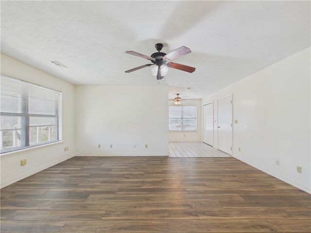 1990 W Twin Springs Street, Siloam Springs, AR 72761