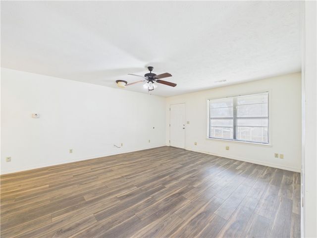 1990 W Twin Springs Street, Siloam Springs, AR 72761