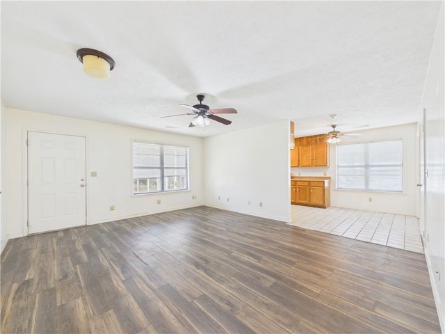 1990 W Twin Springs Street, Siloam Springs, AR 72761