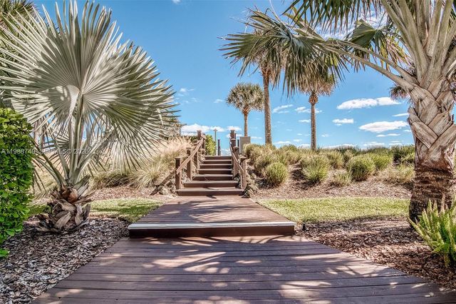 3737 Collins Ave S-203, Miami Beach, FL 33140