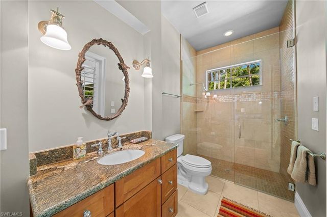 529 Fairway TER, Naples, FL 34103