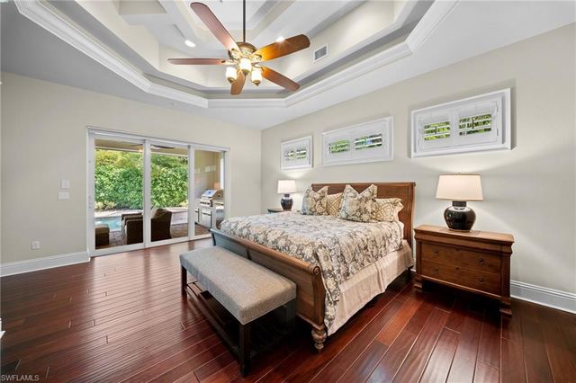 529 Fairway TER, Naples, FL 34103