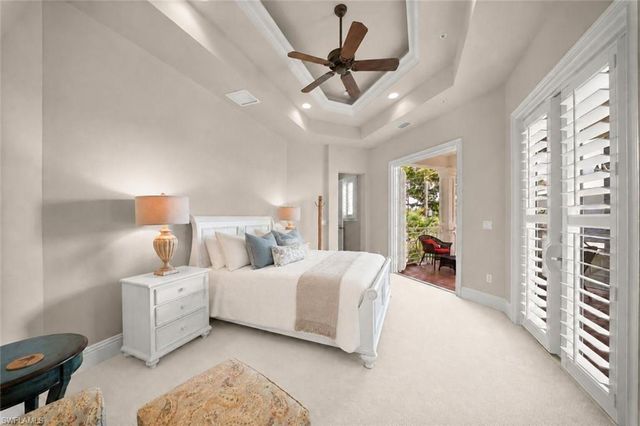529 Fairway TER, Naples, FL 34103