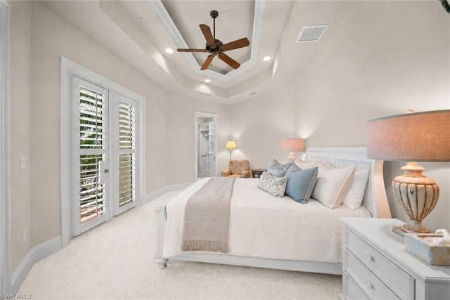 529 Fairway TER, Naples, FL 34103