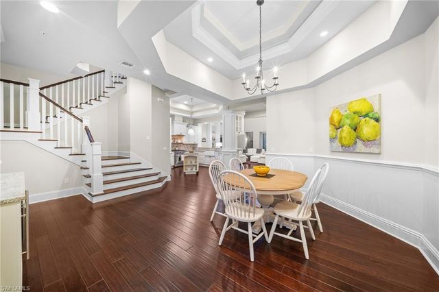 529 Fairway TER, Naples, FL 34103