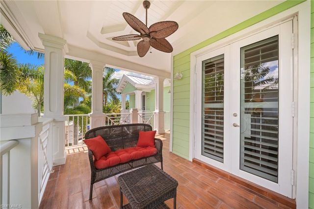 529 Fairway TER, Naples, FL 34103