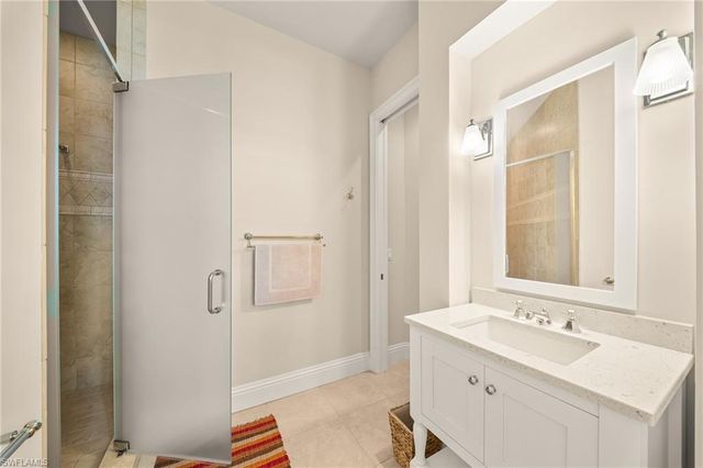 529 Fairway TER, Naples, FL 34103