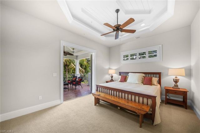 529 Fairway TER, Naples, FL 34103