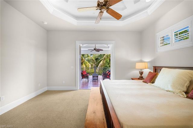 529 Fairway TER, Naples, FL 34103