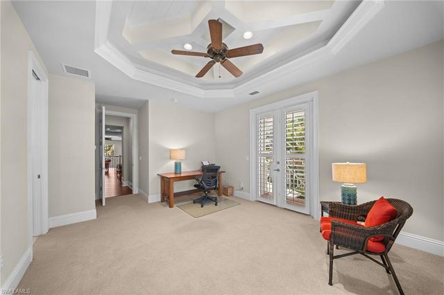 529 Fairway TER, Naples, FL 34103