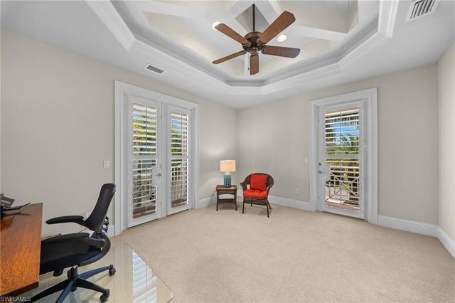 529 Fairway TER, Naples, FL 34103