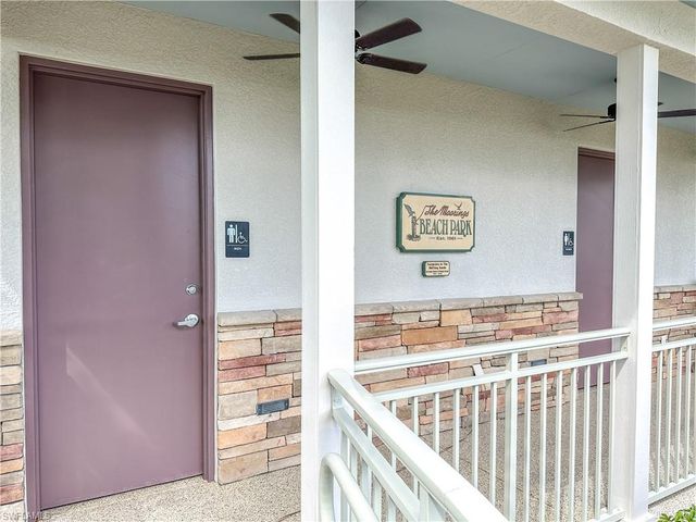 529 Fairway TER, Naples, FL 34103