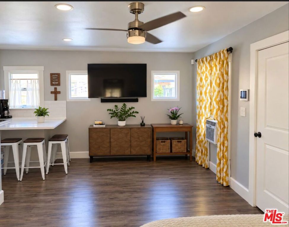 229 W 84th Street, Los Angeles, CA 90003 — photo 3